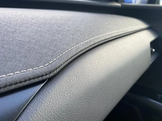 Lexus UX 300h Ultimate Edition DIRECT LEVERBAAR EL-ACHTERKLEP STUURVERW STOELVERW GROOT-SCHERM BLIND-SPOT / 26