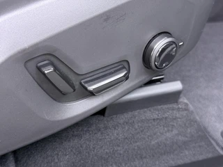 Volvo XC60 Plug-In Hybrid AWD T6 Plus Dark Recharge ADAPT. CRUISE CONTROL | STUUR & STOEL VERWARMING | PANORAMA DAK | 360 GRADEN CAMERA | ELEK. STOELEN MET GEHEUGEN | HARMAN/KARDON AUDIO / 46