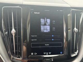 Volvo XC60 2.0 B4 Momentum Business  | Keyless | LED | Apple/Android | PDC v+a incl. Camera | Google | Elekt. Klep / 51