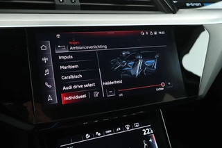 Audi Q8 e-tron 50 340pk quattro S Edition 95 kWh SOH 100% B&O HUD Keyless Stoelverwarming Camera Panoramadak Navigatie 2x S-Line / 35