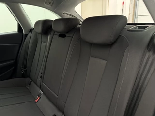 Audi A4 Avant 40 TFSI Sport | Automaat | Cruise control | Stoelverwarming | CarPlay | Parkeersensoren / 12