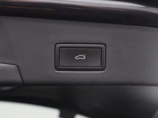 Volkswagen ID.4 First Max 77 kWh | Stoel/Stuurverwarming | Panorama dak | IQ Light | 360 Camera | Adaptive cruise | 21 Inch / 18