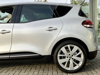 Renault Scénic 1.3 TCe 115 Limited  | Stoelverwarming | All Seasons | Navigatie | 1800KG Trekgewicht | Camera | DAB | Climate Control | Reservewiel | Apple CarPlay/Android Auto / 17