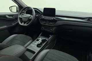 Ford Kuga 2.5 PHEV 225pk Automaat ST-Line X | Navigatie | Panoramisch schuif/kanteldak | Trekhaak 1500kg | Lederen bekleding | Head-up display | Stoel- en stuurverwarming | Keyless | Achteruitrijcamera / 19
