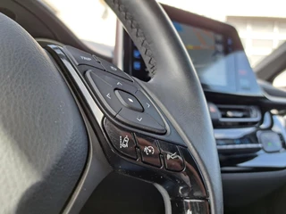 Toyota C-HR 1.8 Hybrid Dynamic / 17