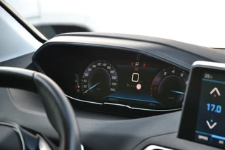 Peugeot 5008 1.2 130 PK Turbo Automaat * Camera * 18'' * 7-Zits * / 14