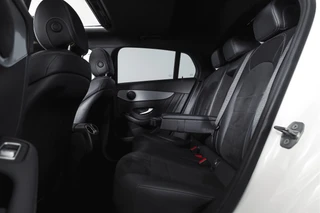 Mercedes-Benz GLC Coupé 250 4MATIC 211 PK Premium AMG Line  | S/K-Panodak | Cruise | Stoelverw. | PDC | Camera | App. Connect | ECC | LM 21" | / 49