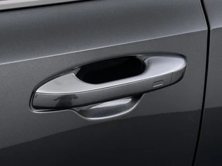 Kia Sorento 1.6 T-GDi Plug-in Hybrid 4WD ExecutiveLine 7p  - Stoelverwarming/Ventilatie - Panoramadak met schuif-/kantelfunctie - Massagestoelen - 360 Camera - Fabrieksgarantie t/m 2033 / 17