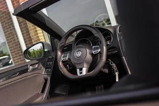 Volkswagen Golf Cabrio 2.0 TSI GTI | 2e eigenaar | DSG | Xenon | Stoelverwarming | Climatronic | Cruise control | Navigatie | Bluetooth | PDC | 18 inch Detroit | Origineel / 18
