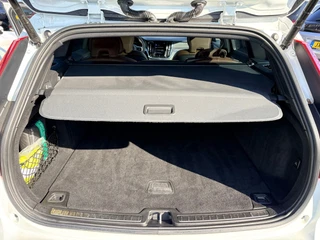 Volvo V60 2.0 T6 Recharge AWD R-Design / 360 camera / Panoramadak / Leder / head-up / Harman-Kardon / 28