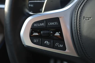 BMW 3 Serie Touring 330e M-Sport Shadow Line  Pano/Laser LED/Leder/360/Keyless/Headup/ACC/Dodehoek / 28