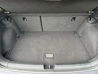 Volkswagen Polo 1.0 TSI DSG R-Line 110pk Adapt. Cruise | IQ light | 17 inch | Camera | Virtual | Carplay | Rijklaar incl. garantie / 30