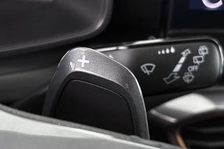 CUPRA Leon Sportstourer 1.4 e-Hybrid VZ 245 PK Achteruitrijcamera Apple CarPlay Stoel-Stuurverwarming / 38
