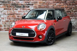 MINI Cooper Hatchback Pepper Business Automaat 3 deurs / Navigatiesysteem / Cruise Control / Achteruitrijcamera / Comfort Access / Bluetooth / Climate Control / Lichtpakket / Parkeersensoren / 16 Inch / Chrome Line