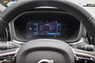 Volvo XC60 T6 AWD Ultra Black Edition 360 Cam Pano Trekhaak 21 inch Alarm / 9