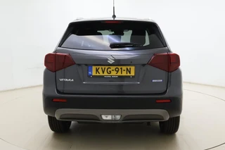 Suzuki Vitara 1.4 Boosterjet Smart Hybrid Style 110pk | Navigatie | Climate Control | Stoelverwarming | Cruise Control Adaptief | Luxe Bekleding | Camera | Dodehoekdetectie / 12