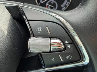 Skoda Karoq 1.5 TSI ACT Business Edition, trekhaak, stoelverwarming, navigatie, climaat controle / 29