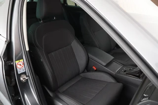 Skoda Superb Combi 1.4 TSI 218pk iV Business Edition Trekhaak Memory Stoelverwarming Virtual Cockpit Navigatie / 2
