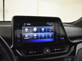 Toyota C-HR 1.8 Hybrid Dynamic BSM | Trekhaak | / 19