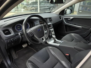 Volvo V60 1.6 T3 R-Design / 12
