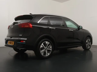 Kia e-Niro DynamicPlusLine 64 kWh - SOH 96,0% - Schuif-/kanteldak - Stoel-/stuurverwarming - Navigatie - Cruise Control - Keyless - Fabrieksgarantie tot 07-2028 / 10