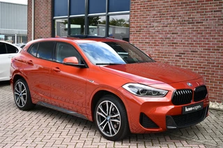 BMW X2 xDrive25e M-Sport  | Pano | HUD | Sunset orange | 19 inch | Camera / 49
