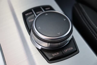 BMW X3 xDrive20i High Executive M Sport Pakket Automaat  / Navigatiesysteem Professional / Leder / Trekhaak / 18 Inch / Xenon / Stoelverwarming / Climate Control / Parkeersensoren voor+achter / Lichtpakket / Cruise Control / 23