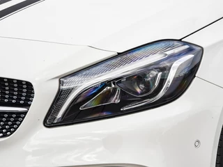 Mercedes-Benz A-klasse 180 d AMG White Art Edition Panoramadak Camera LED Stoelverwarming Sfeerverlichting Apple CarPlay/Android Auto Dealeronderhouden / 37