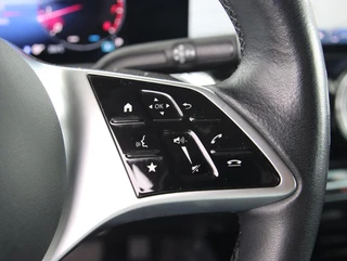 Mercedes GLB 180 Luxury Line | Widescreen |  Apple carplay - android auto / 37