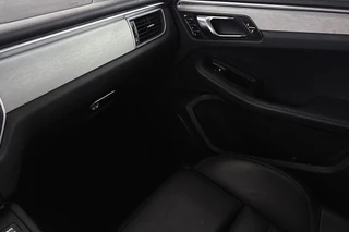 Porsche Macan 3.6 Turbo 1e Eigenaar NL Auto Panoramadak Sportchrono Luchtvering / 42