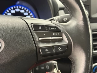 Hyundai Kona 1.0 T-GDI Comfort | Cruise control | Stuur & stoelverwarming | Camera | Parkeersensoren achter | Trekhaak / 16
