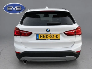 BMW X1 SDrive18i Executive achteruitrijcamera, extra getint glas, electr bedienbare achterklep, parelmoer wit / 10