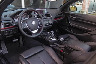 BMW 2-serie Cabrio 220i Sport | Origineel NL | Cruise control | Stoelverwarming | Xenon | Sportstoelen | HiFi audio | Navigatie Professional | Sportstuur | Chrome Line | Keyless entry / 13