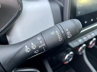 Renault Clio 1.0 TCe 90 Evolution  | Lichtmetaal | Parkeersensoren | Dodehoek | Navigatie | Airco | Cruise Control | Chrome Pakket | Elektrische Ramen | Getint Glas | NL Auto | BTW Auto | Apple CarPlay/Android Auto / 23