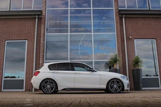 BMW 1-serie 120i Edition M Sport Shadow High Executive | 2e eigenaar | Driving Assistant | Schuif-/kanteldak | Camera | Harman Kardon | Keyless entry | LED | M sport remmen | PDC / 8