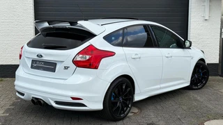Ford Focus 2.0 EcoBoost ST-3 2.0| Recaro | Schuifdak | RS | Bull-X | Nieuwe Turbo / 13