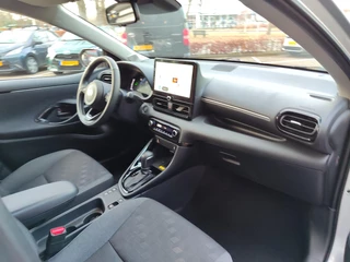 Toyota Yaris Hybrid 115 DYNAMIC STOEL/STUURVERW PARK-SENSOREN BLIND SPOT CAMERA KEYLESS 16'' LM-VELGEN CAMERA NAVI CLIMA AD-CRUISE APPLE/ANDROID / 2