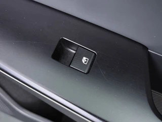 Kia EV6 Air 84 kWh  - Stoel-/stuurverwarming - Cruise Control Adaptief - Climate Control - CarPlay - Fabrieksgarantie tot 05-2033 / 43