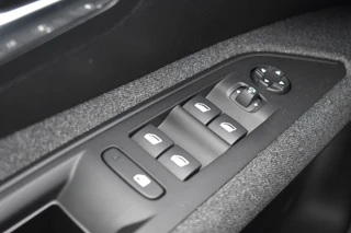 Peugeot 5008 PureTech 130 EAT8 Automaat GT 7-persoons | Navigatie via Carplay & Android Auto | Achteruitrijcamera | Parkeersensoren v+a | Stoelverwarming | Climate Control | Keyless Start | DAB | Isofix Bevestigingspunten | Lichtmetalen Velgen | Zeer Compleet!!! / 33