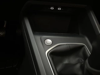 Volkswagen Golf Variant 1.0 TSI 110pk Life Sfeerverlichting Navigatie Parkeersensoren / 25