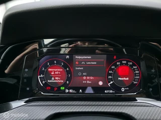 Volkswagen Golf 1.5 eTSI R-Line / Sfeer / Carplay / Camera / 19