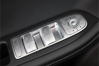 Omoda 5 SHS 1.6 T-GDi SHS-H Premium *DEMO* - Demo voordeel! - Kantel/Schuifdak - Adaptief Cruisecontrol - 18' Lichtmetalen Velgen - Privacy Glass - Stoel/Stuurwiel Verwarming -  7 Jaar Fabrieksgarantie / 20