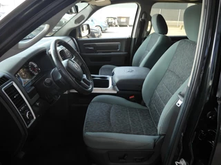 Dodge Ram 1500 5.7 V8 4x4 Crew Cab 5'7 Sport | Dubbele cabine | 3500KG Trekgewicht | Camera voor en achter | Sidesteps | Climate control | Trekhaak | Navigatie | Stoel en stuurverwarming / 8