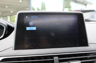 Peugeot 3008 1.2 PureTech Première  | Panoramadak | Camera | Trekhaak | Elekt. achterklep | Navigatie / 26