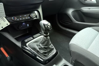 Opel Corsa 1.2 Turbo 100 PK | Navigatie via Carplay | Camera | Parkeersensoren | Cruise control | Airco | 8 Jaar garantie / 17