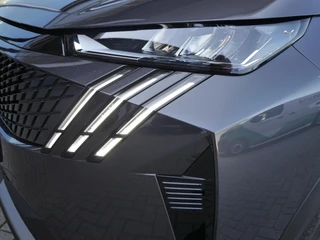 Peugeot 3008 1.6 plug-in Hybrid 195 Allure | Afneembare trekhaak | 1550KG Trekgewicht | Navigatie | Stoelverwarming | Camera achter | Full LED / 28