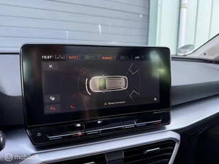 Seat Leon Sportstourer 1.5 eTSI FR / Pano / Trekhaak / Beats / 25