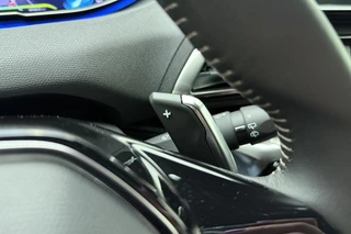 Peugeot 3008 1.6 HYbrid 180 Allure Pack Business | 19 inch | Automaat | Achteruitrijcamera | Navigatiesysteem | Apple carplay | Electronic climate control / 22