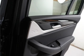 BMW X3 xDrive30e PHEV 293 pk | SOH 96% | Leder | 360° | Sportstoelen | / 19