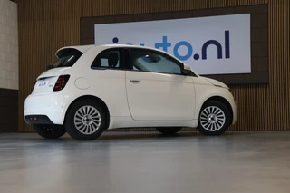 Fiat 500e Urban Comfort 42 kWh  Keyless/Stoelverw/CarPlay/Camera/Dodehoek/Pdc/15" / 29